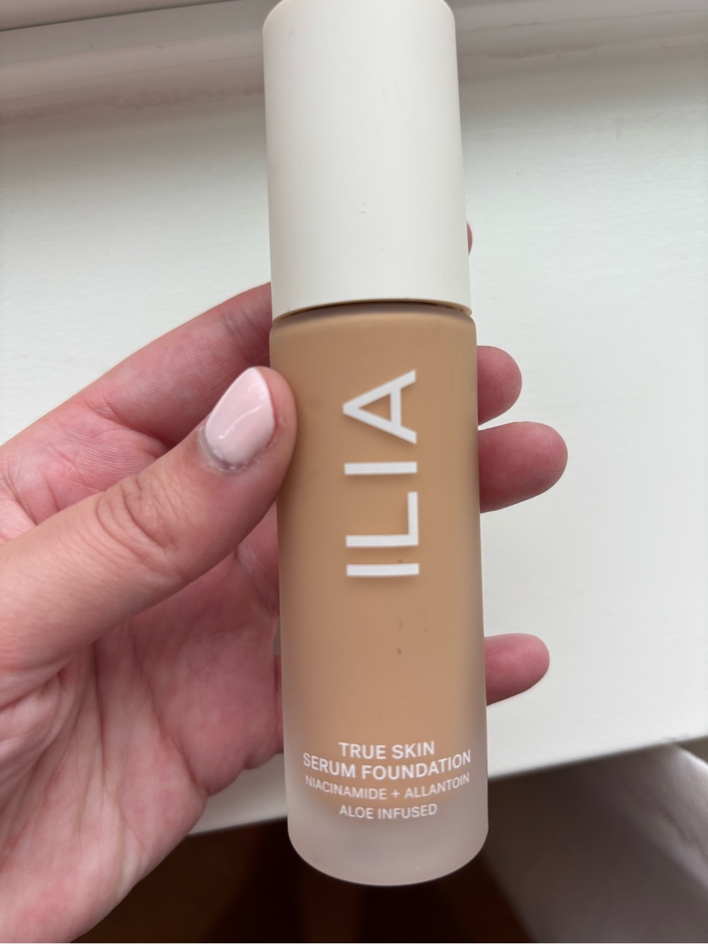 ILIA True Skin Serum Foundation - SF2 Tavarua
